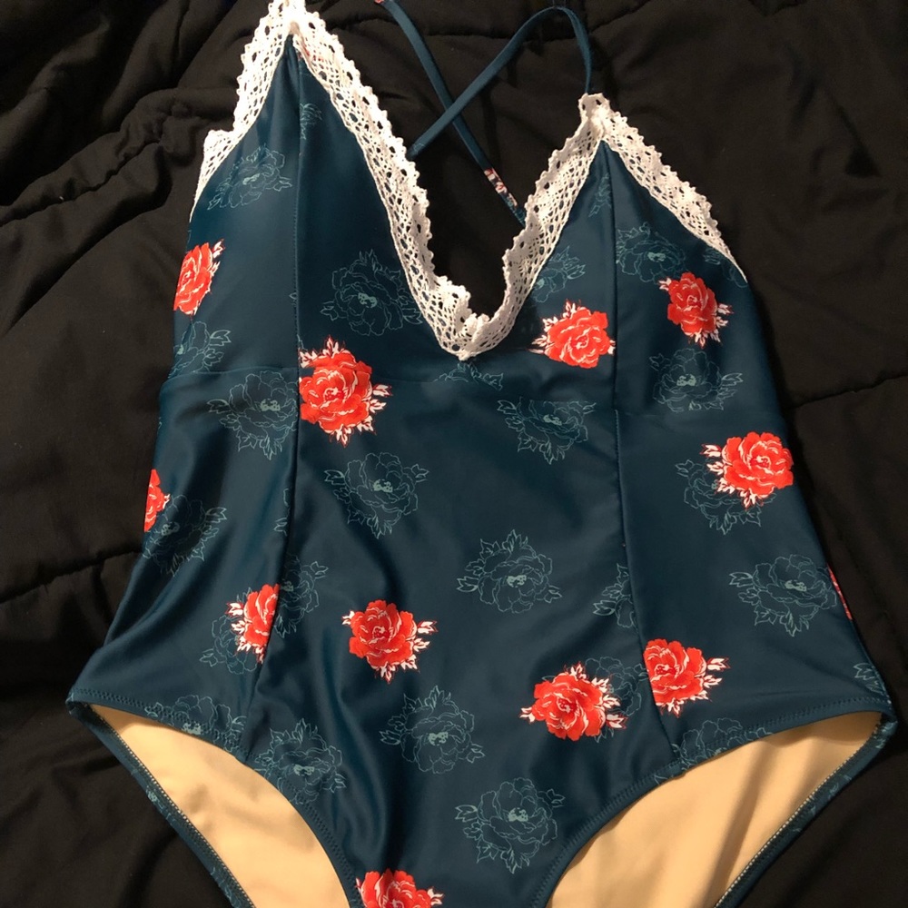 Flora print with Lace bathing suit